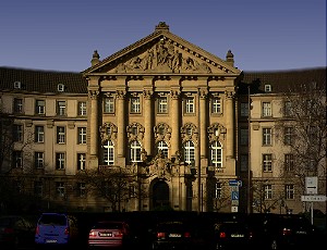 Das Justizgebäude am Reichenspergerplatz